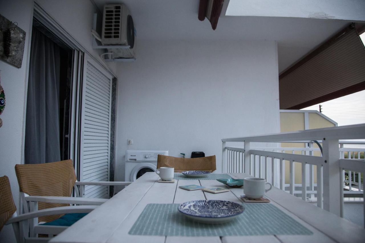 Grey Theros Apartments Паралия-Дионисиу Экстерьер фото